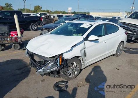 2020 Hyundai Elantra Value Edition z USA, uszkodzony, nr VIN 5NPD84LFXLH572380